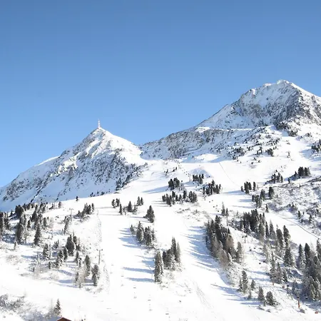 In Near Obertauern Skiing * ウンタータウエルン