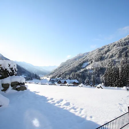 In Near Obertauern Skiing *