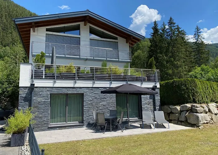 In Near Obertauern Skiing * Untertauern