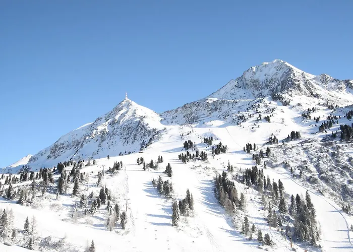 In Near Obertauern Skiing * ウンタータウエルン